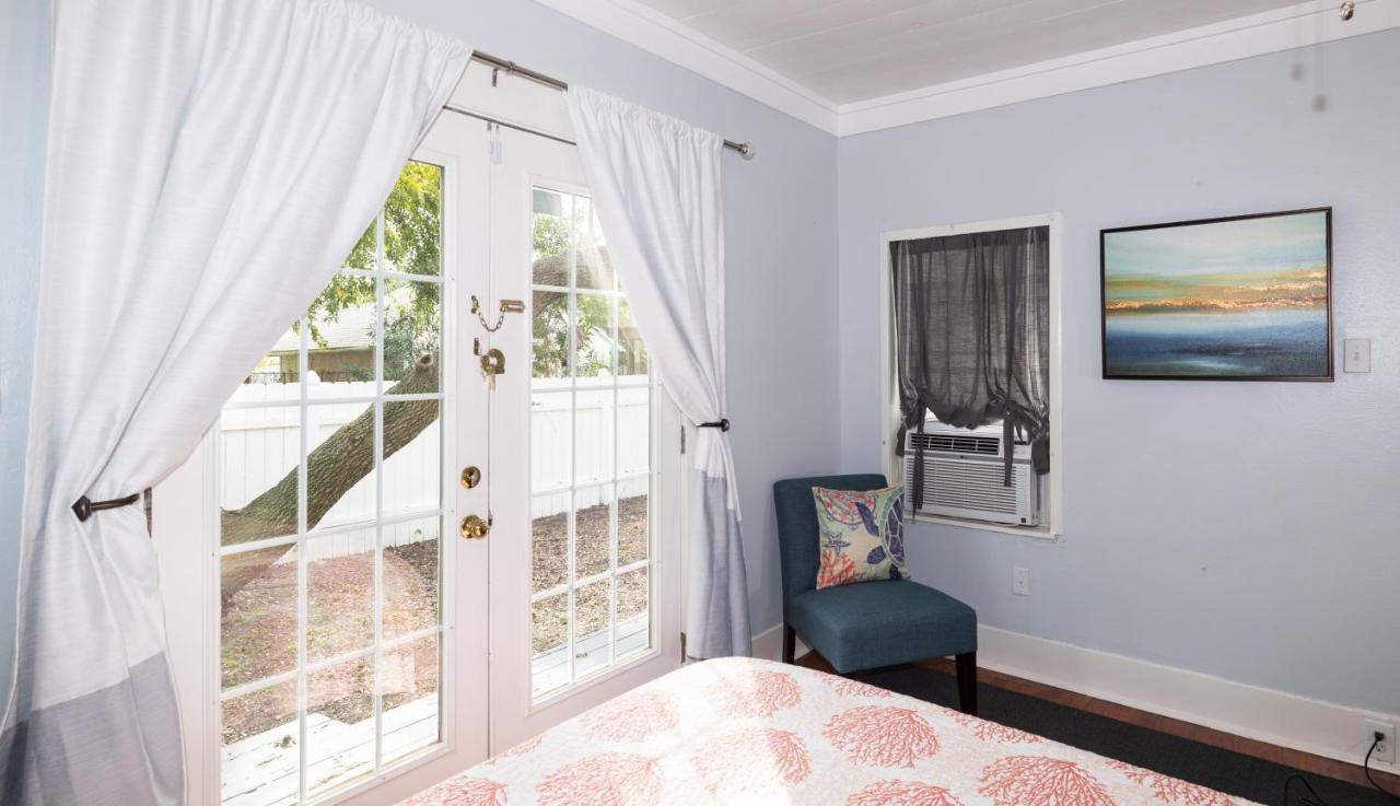 Beautiful Two-Story In Central Galveston, Short Walk To Beach, Near Downtown! | Seas The Breeze Villa Bagian luar foto