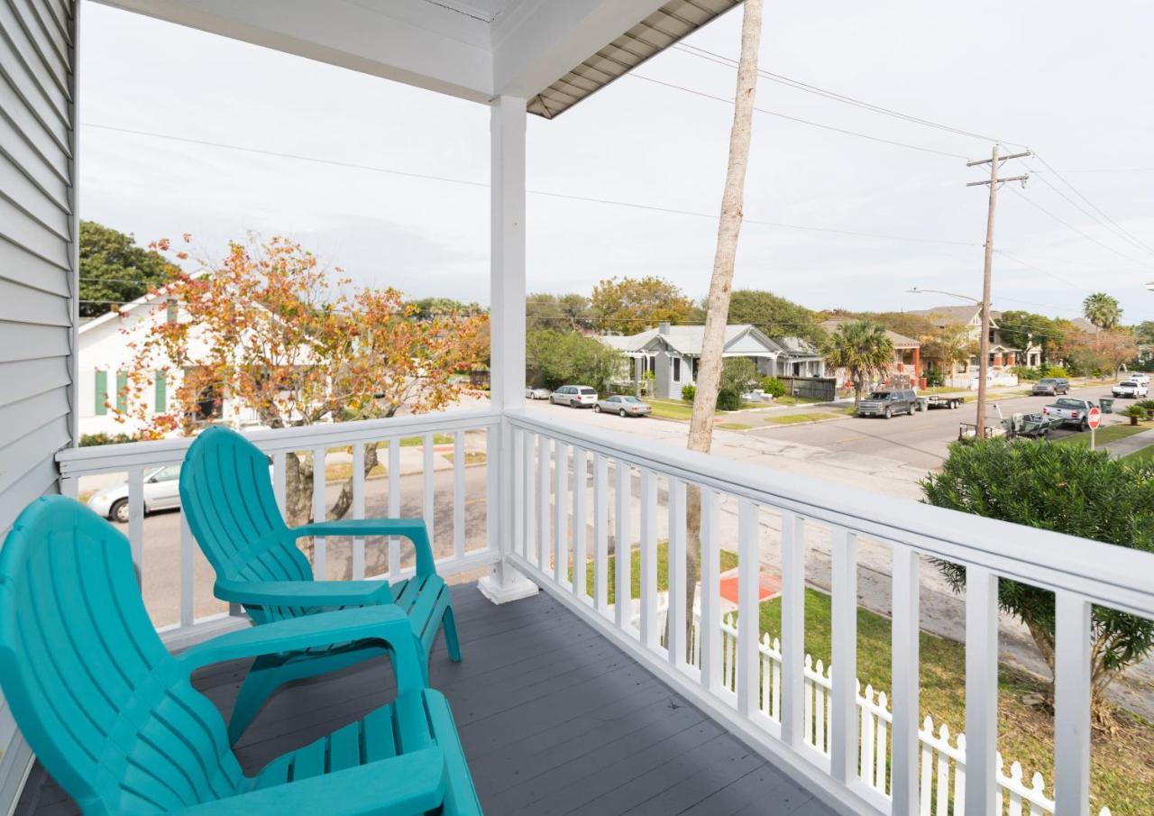Beautiful Two-Story In Central Galveston, Short Walk To Beach, Near Downtown! | Seas The Breeze Villa Bagian luar foto