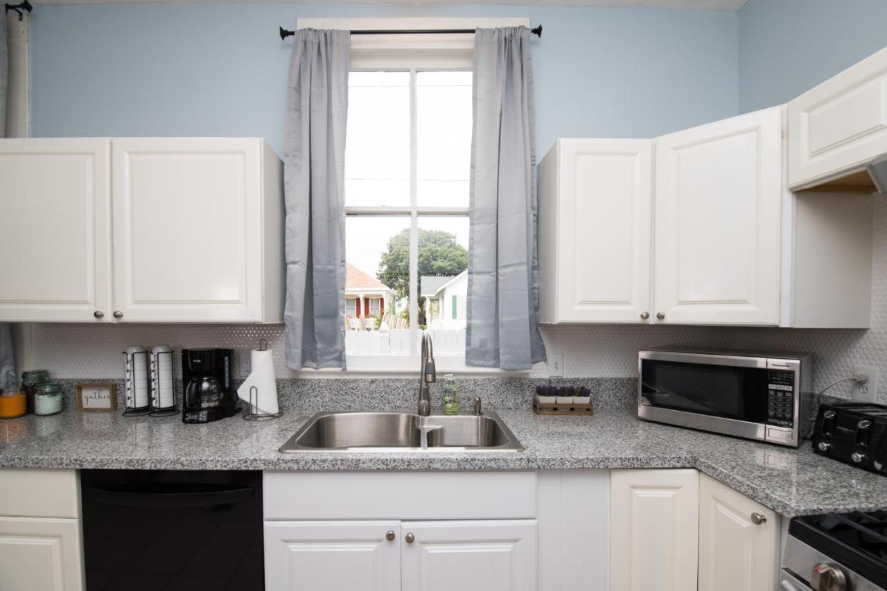 Beautiful Two-Story In Central Galveston, Short Walk To Beach, Near Downtown! | Seas The Breeze Villa Bagian luar foto