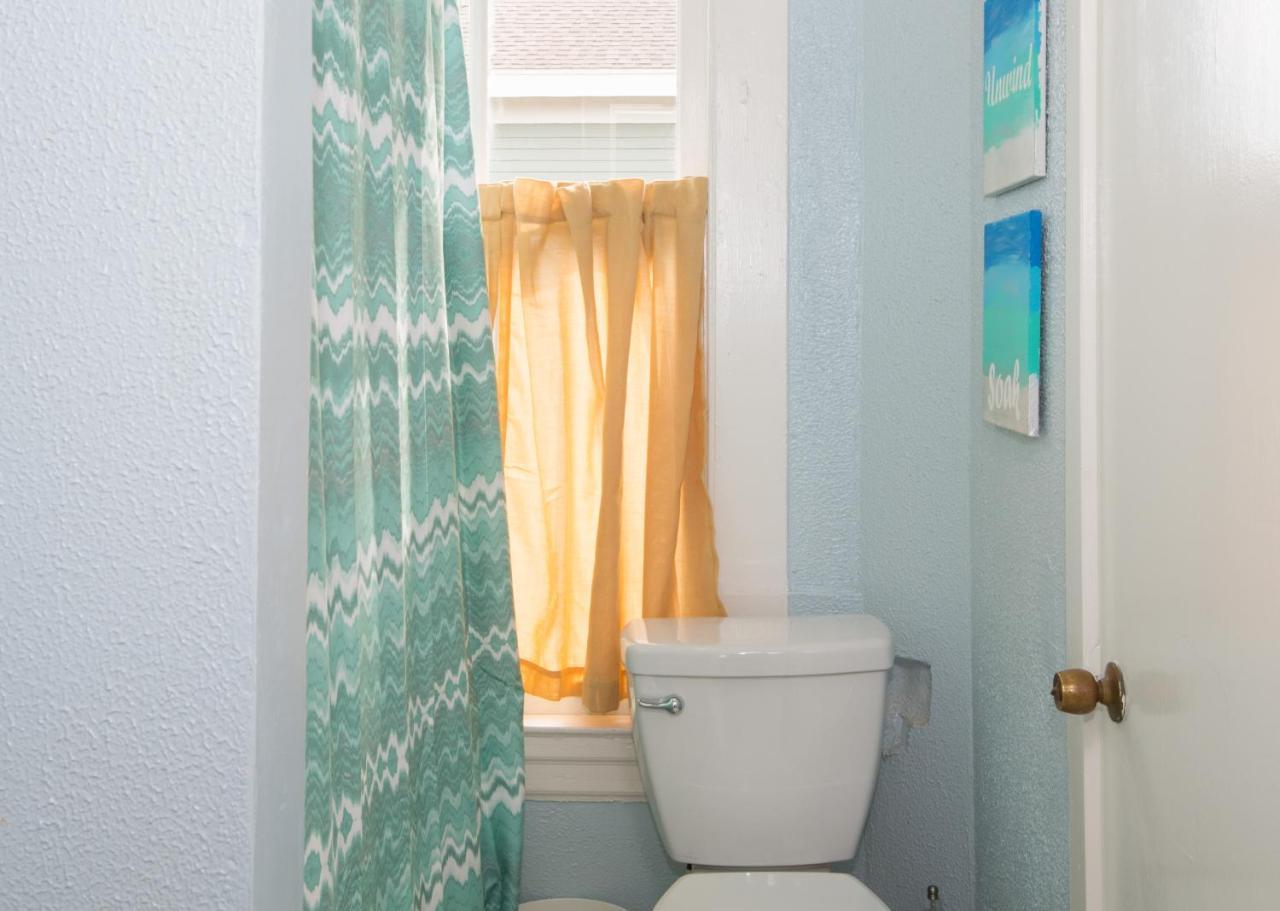 Beautiful Two-Story In Central Galveston, Short Walk To Beach, Near Downtown! | Seas The Breeze Villa Bagian luar foto
