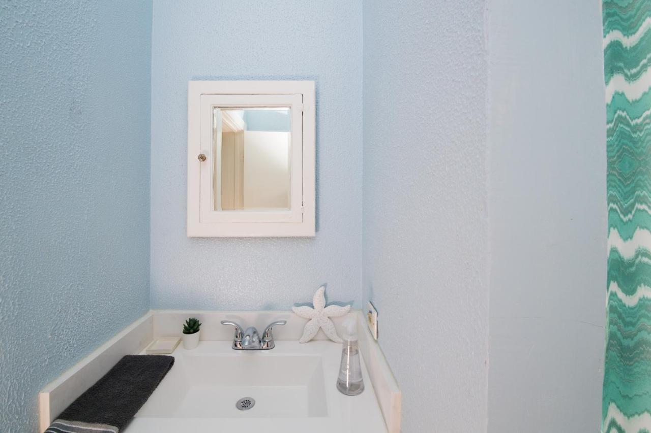Beautiful Two-Story In Central Galveston, Short Walk To Beach, Near Downtown! | Seas The Breeze Villa Bagian luar foto