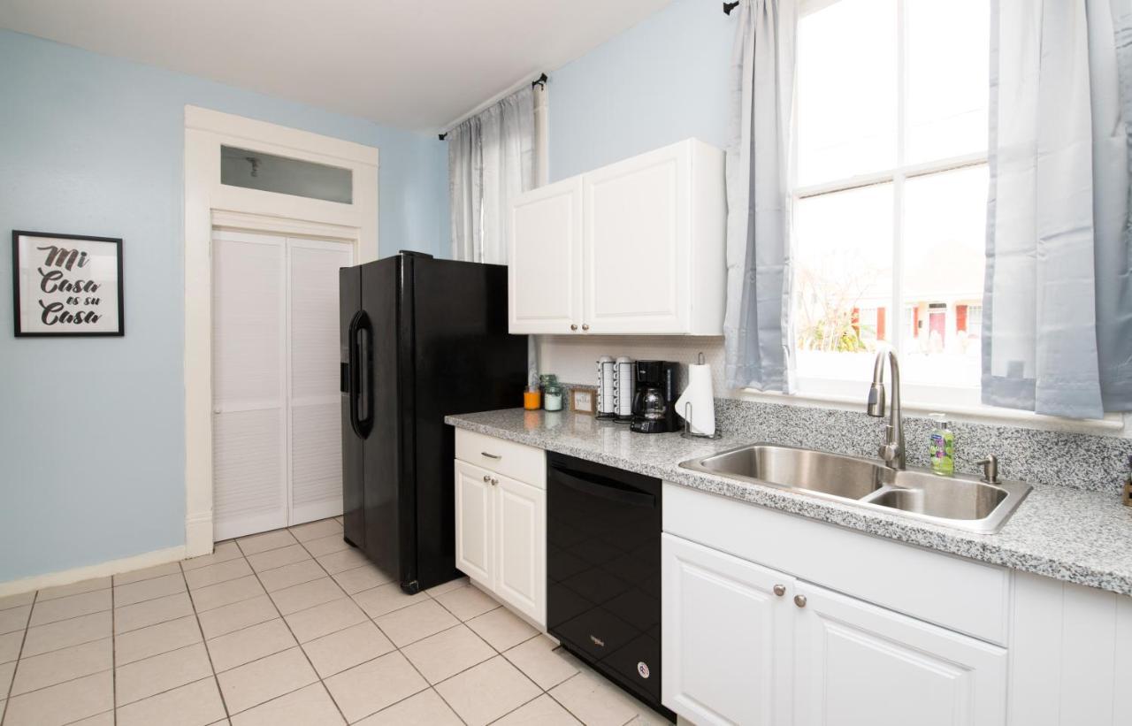 Beautiful Two-Story In Central Galveston, Short Walk To Beach, Near Downtown! | Seas The Breeze Villa Bagian luar foto